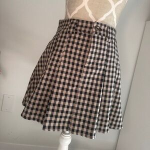Cutest mini skirt PERFECT for fall